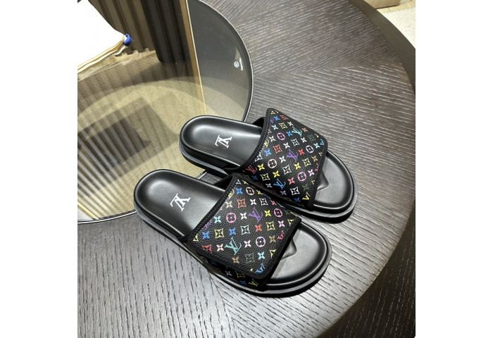 LV SANDALS