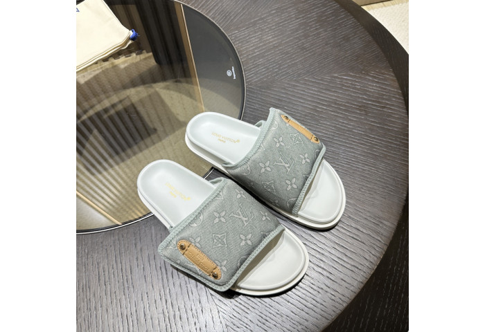 LV SANDALS
