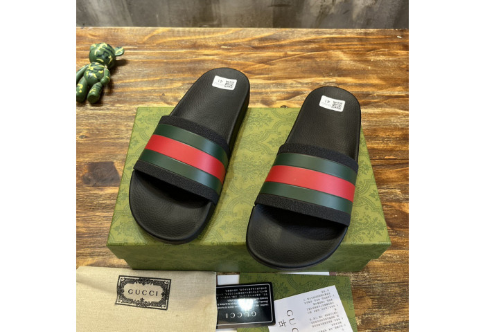 Gv*c sandals