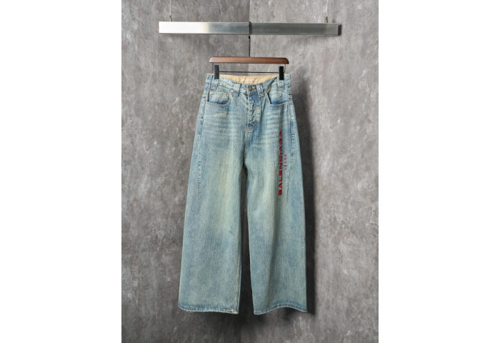 Balen*ciaga Jeans