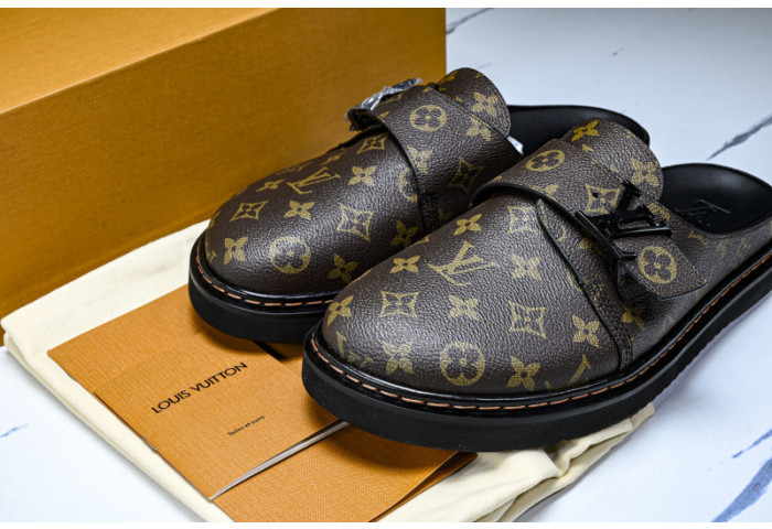 LV SANDALS
