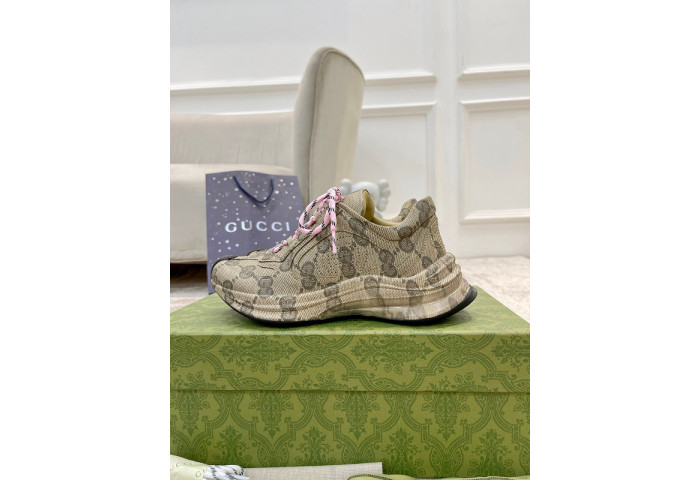 Gvc*1 run sneaker