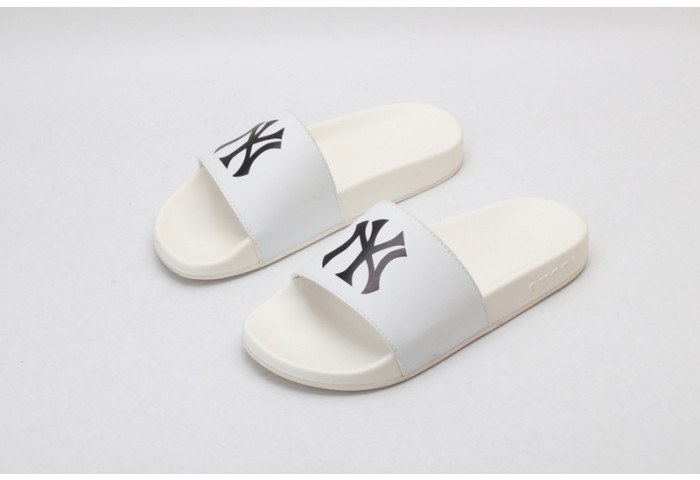 Gv*c sandals