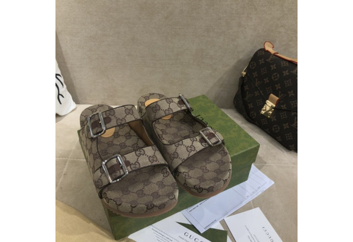 Gv*c sandals