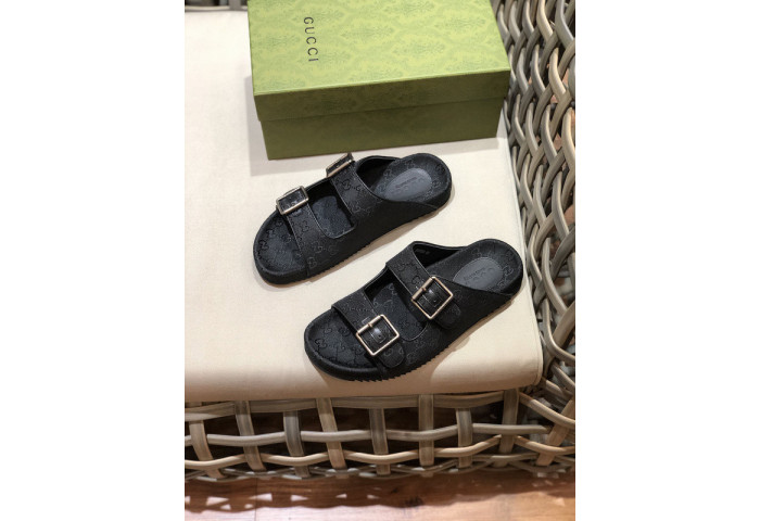 Gv*c sandals