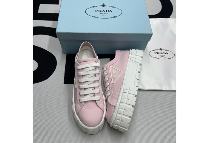Pra*a low top sneake