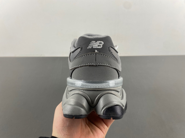 new Ba1an*e 9060 shadow grey castlerock