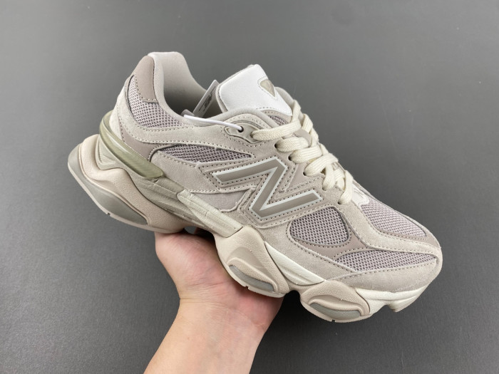 new Ba1an*e 9060 grey moonbeam