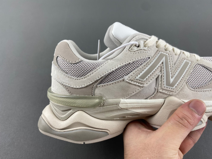 new Ba1an*e 9060 grey moonbeam