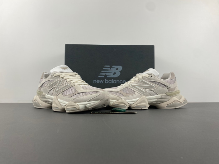 new Ba1an*e 9060 grey moonbeam