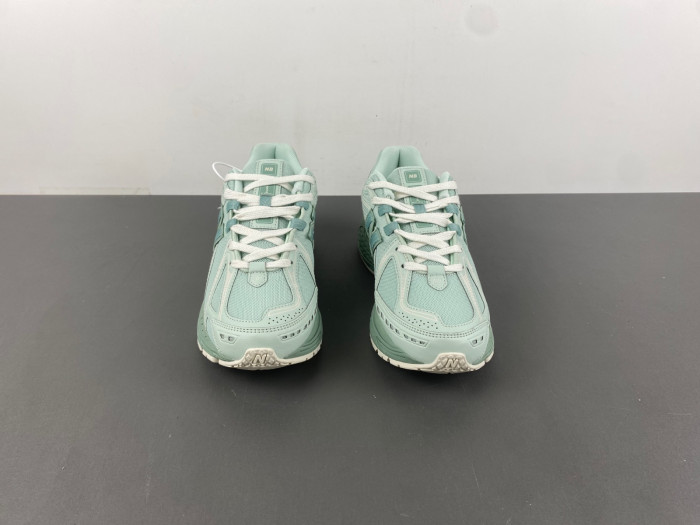 new Ba1an*e 1906r jade green