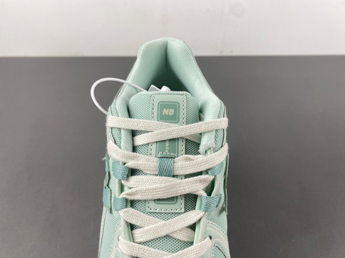 new Ba1an*e 1906r jade green