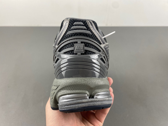 new Ba1an*e 1906r phant0m dark grey metallic silver