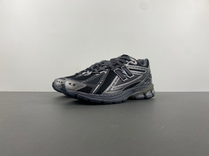 new Ba1an*e 1906r phant0m dark grey metallic silver