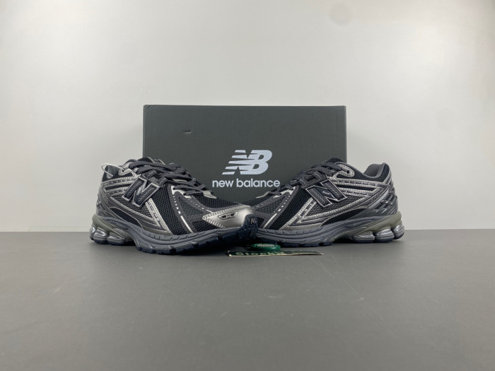 new Ba1an*e 1906r phant0m dark grey metallic silver