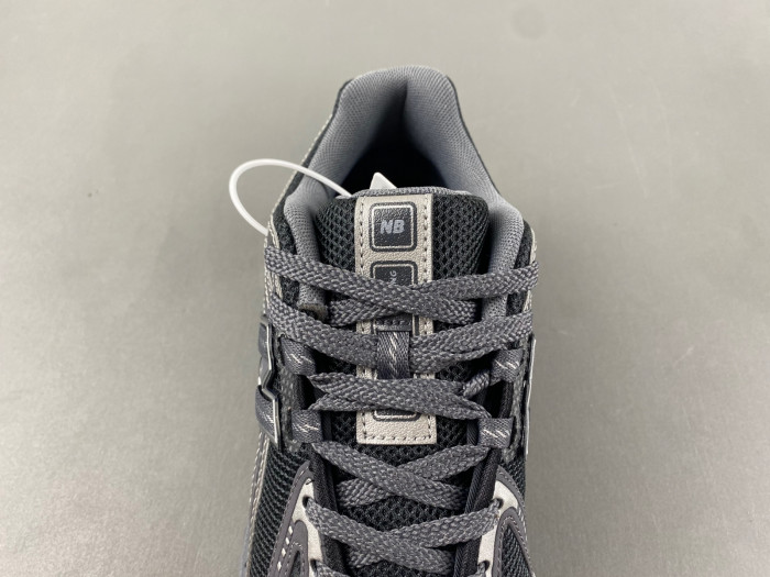 new Ba1an*e 1906r phant0m dark grey metallic silver