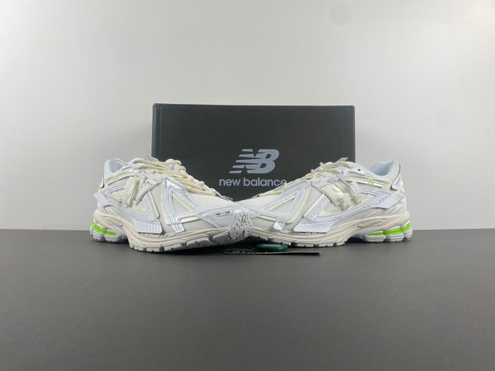 new Ba1an*e 1906a white green