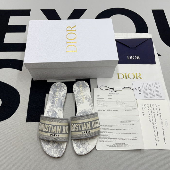 D10r sandal