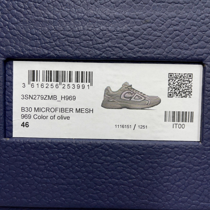 D10r b30 sneaker