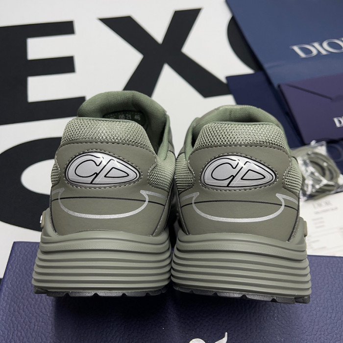 D10r b30 sneaker