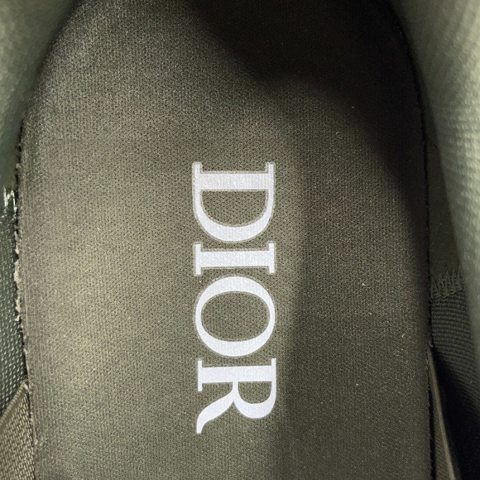 D10r b30 sneaker