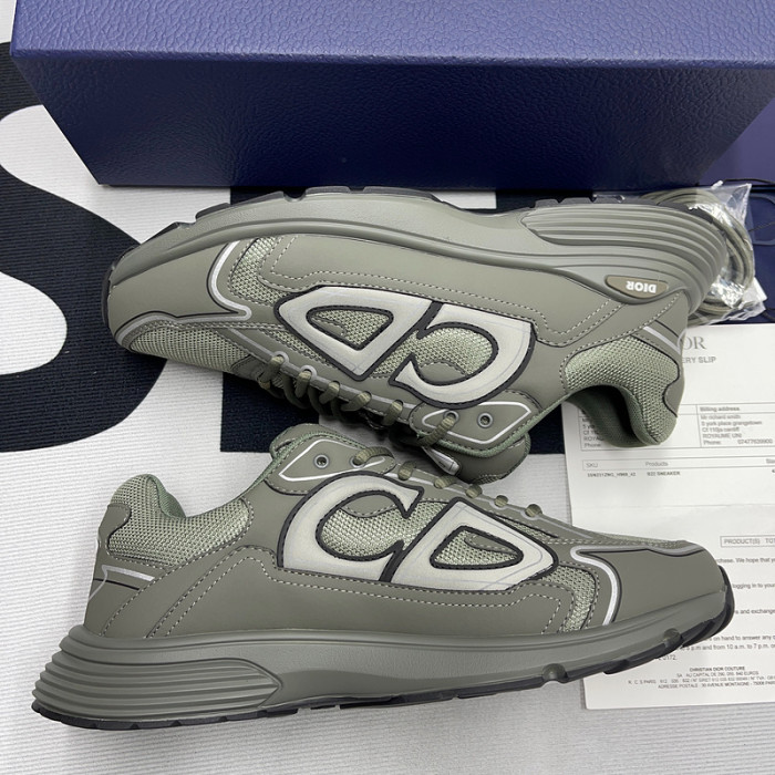 D10r b30 sneaker