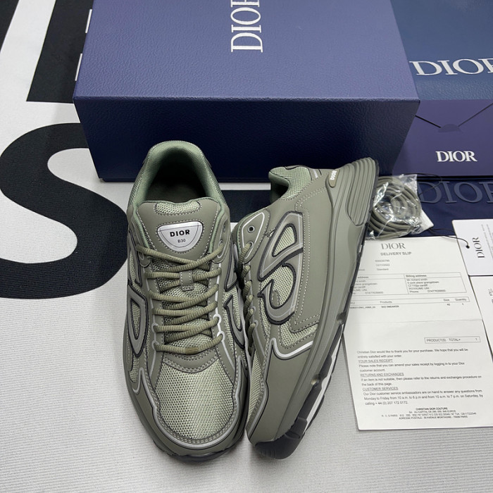 D10r b30 sneaker