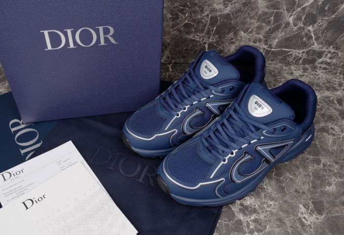 D10r b30 sneaker