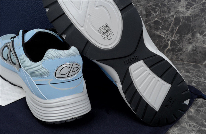 D10r b30 sneaker