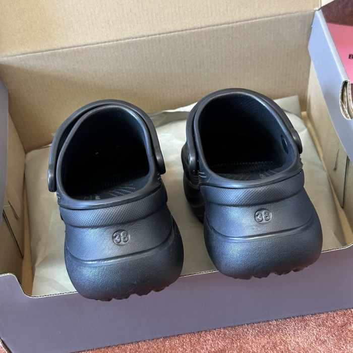 Ba1en*iaga sandals