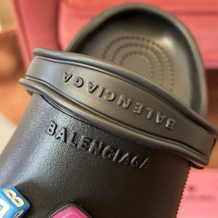 Ba1en*iaga sandals