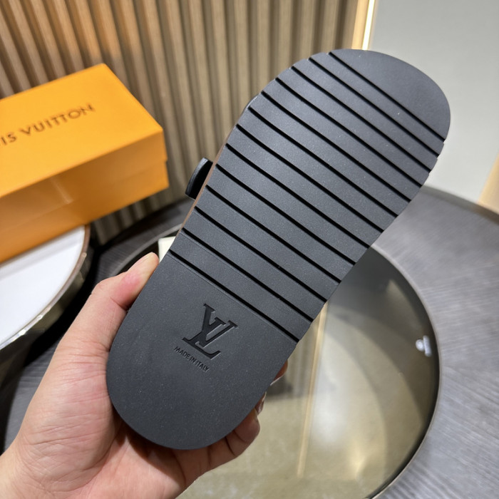 LV SANDALS