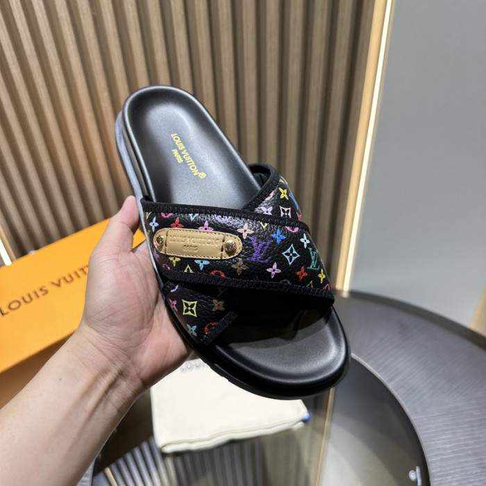 LV SANDALS
