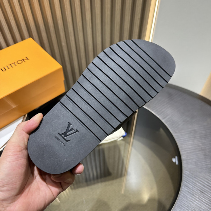 LV SANDALS