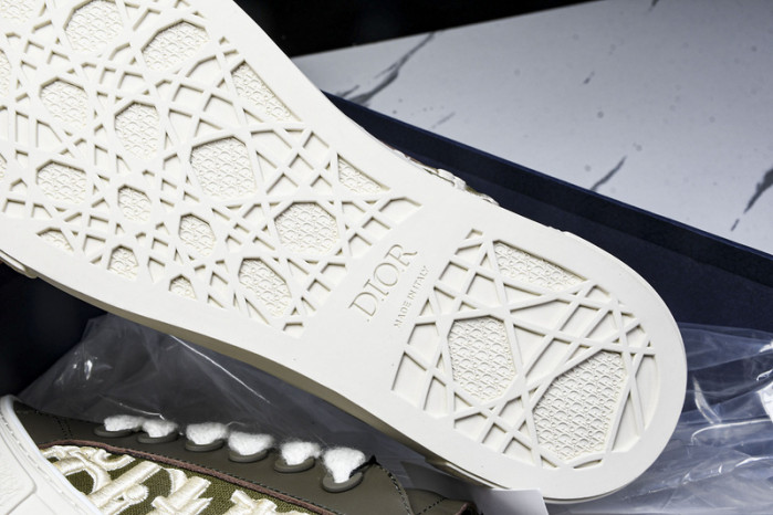 D10r b33 sneaker (eu38-46)