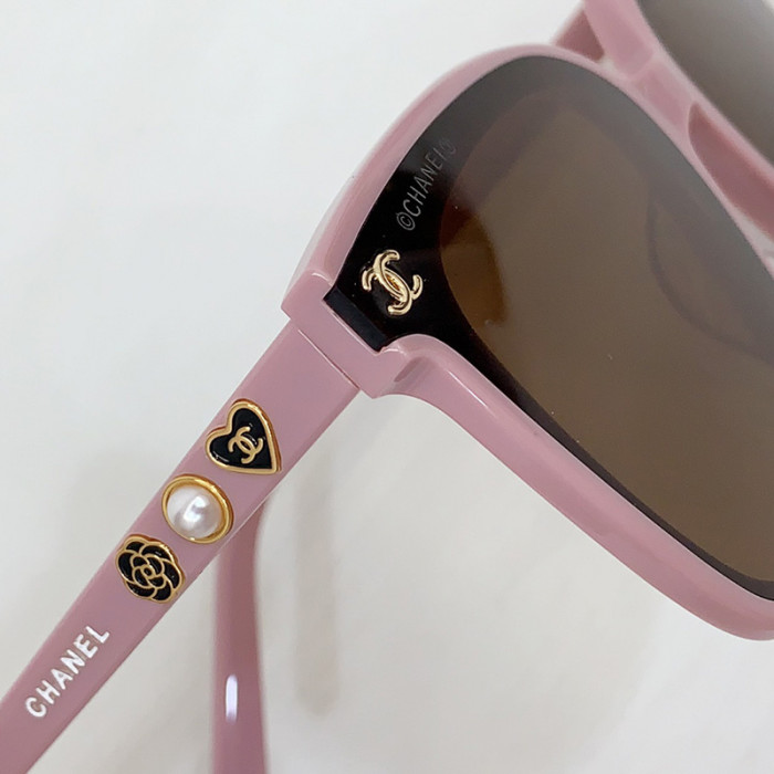 Ch**el sunglasses upshoe