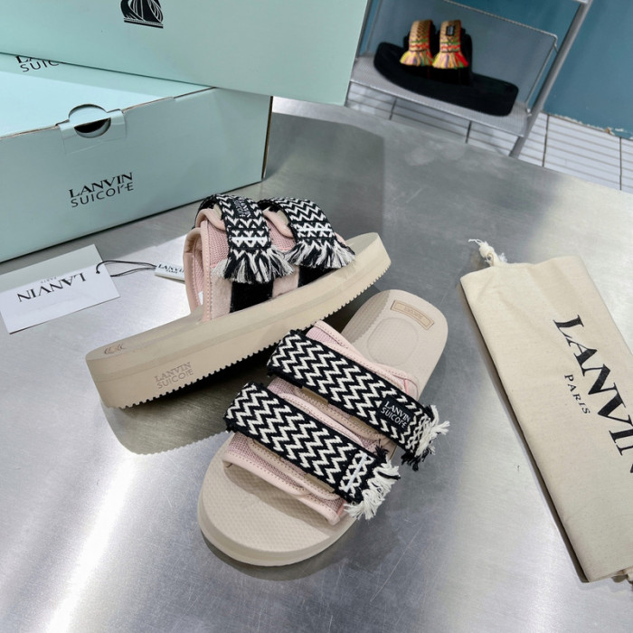 Lanu1n curb sandals
