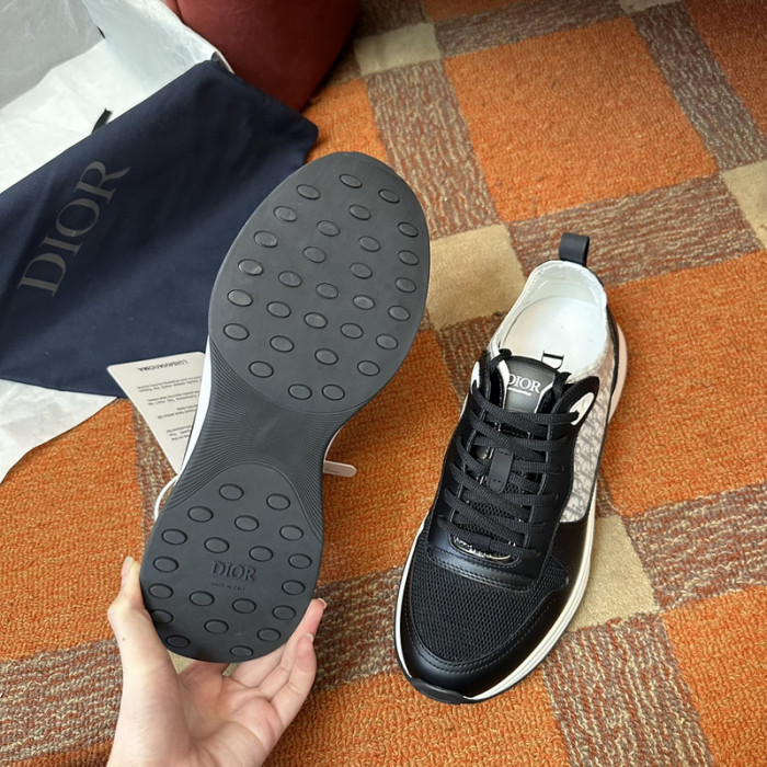 D10r b25 sneaker