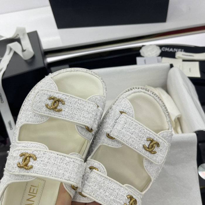 Ch**el sandal