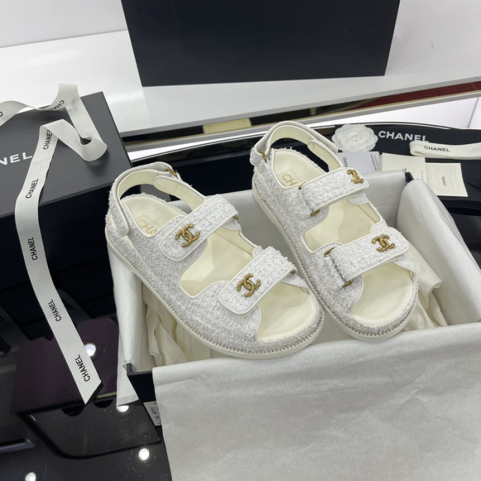 Ch**el sandal