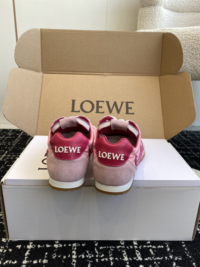 Loe*we Ballet Runner
