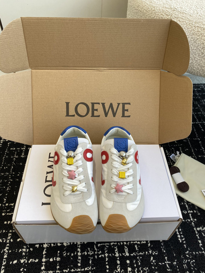 Loe*we Ballet Runner