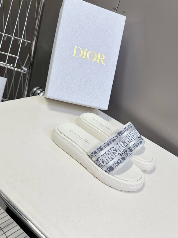 D10r lady sandals