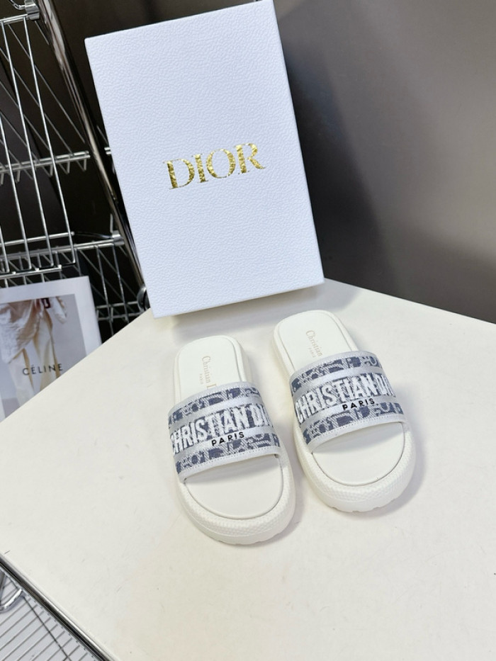 D10r lady sandals