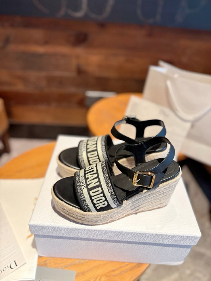 D10r lady sandals