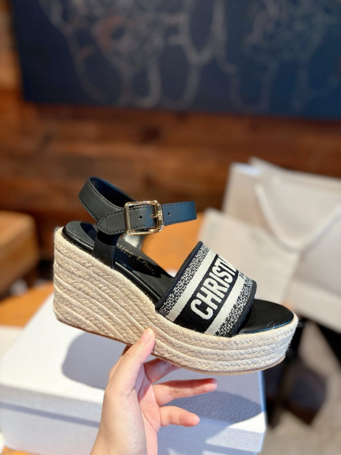 D10r lady sandals