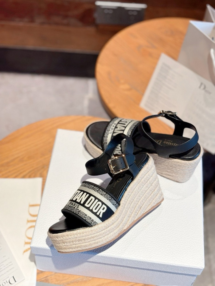 D10r lady sandals