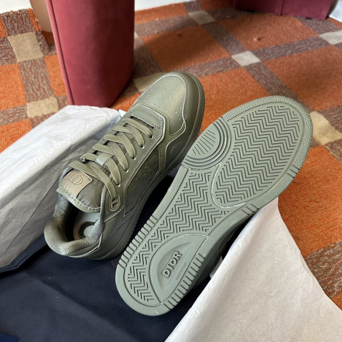 D10r b27 low top sneaker