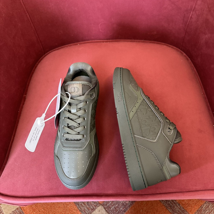 D10r b27 low top sneaker