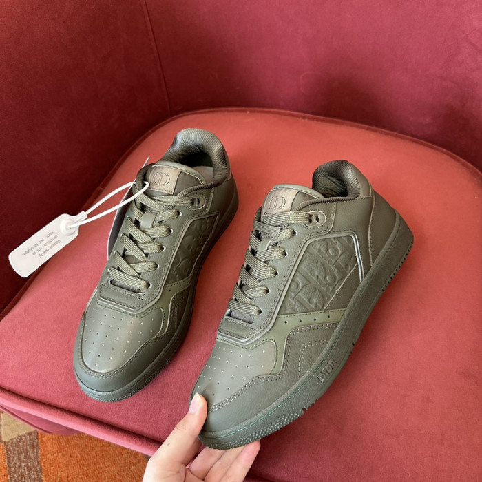 D10r b27 low top sneaker